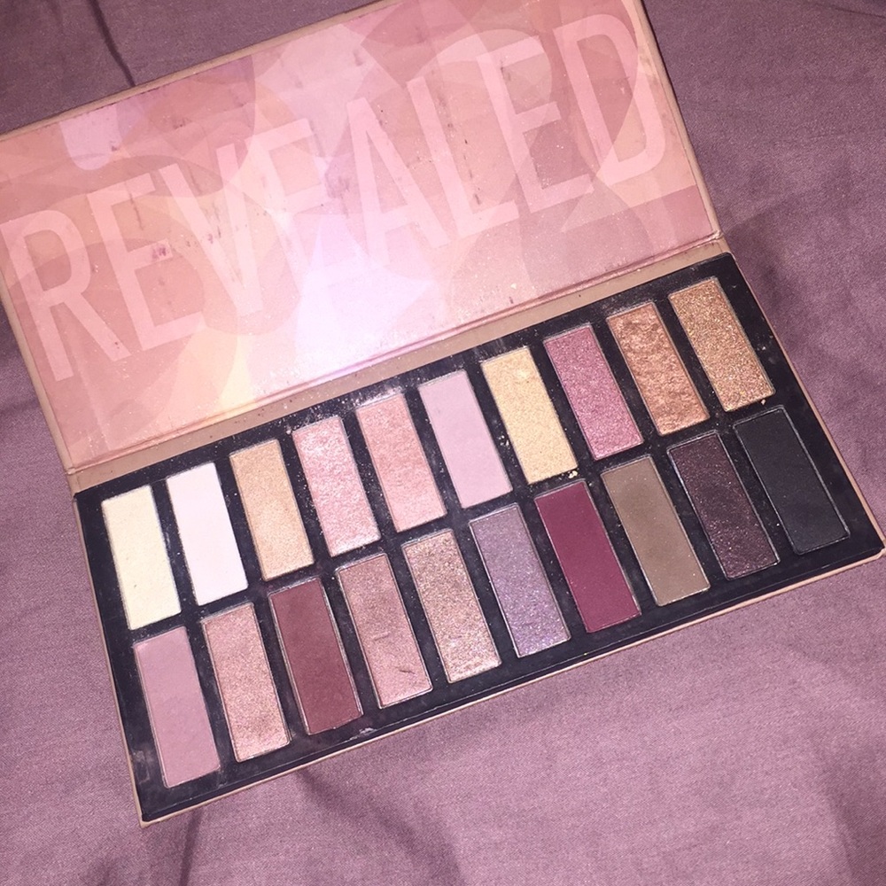 Revealed 2 eye shadow palette